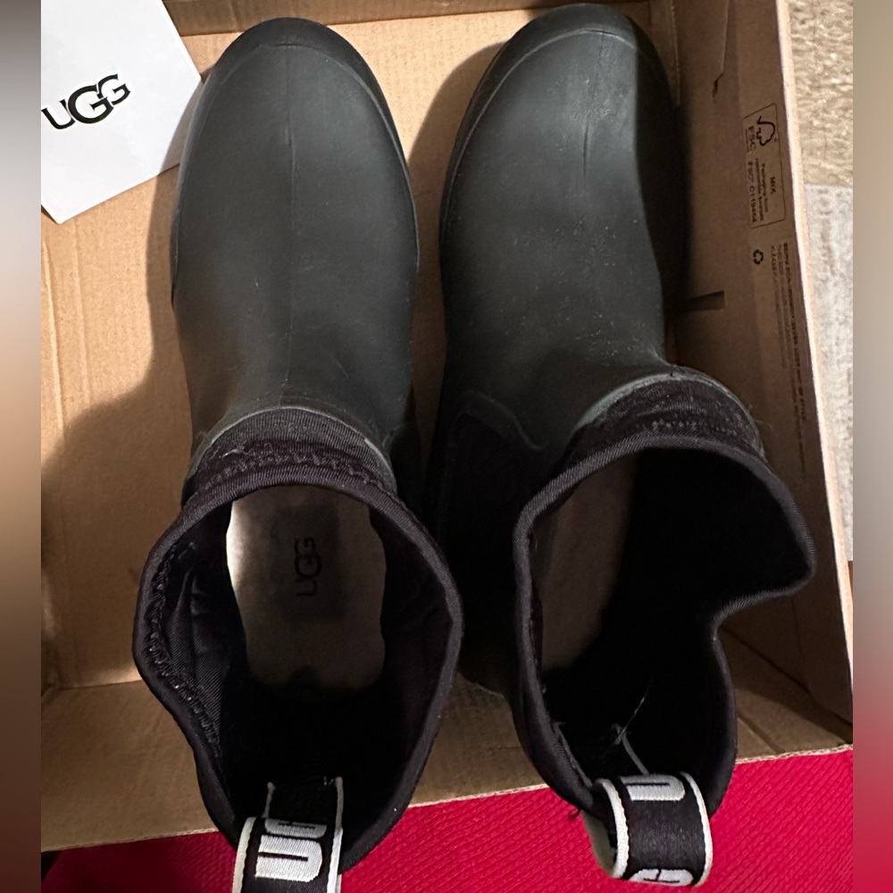Womens Ugg® Chevonne Chelsea Rain Boot - Black